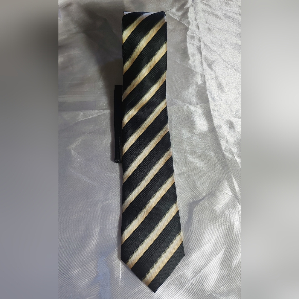 Retro Black and Gold Diagonal Striped Tie. New..